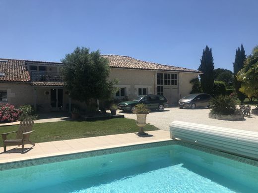 Luxury home in Mérignac, Charente-Maritime
