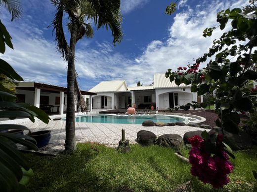 Luxury home in Saint-André, Réunion