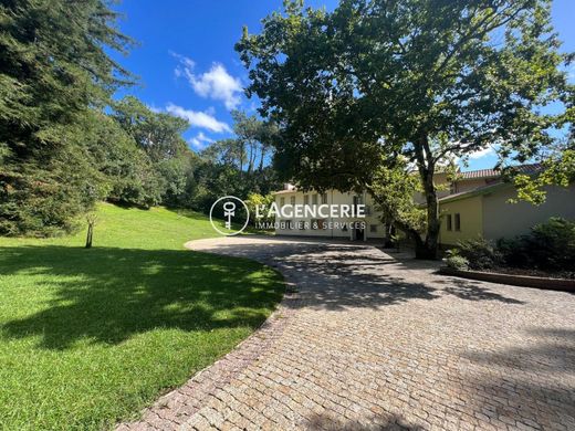 Luxe woning in Boucau, Pyrénées-Atlantiques