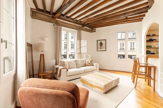 Apartment in Canal Saint Martin, Château d’Eau, Porte Saint-Denis, Paris
