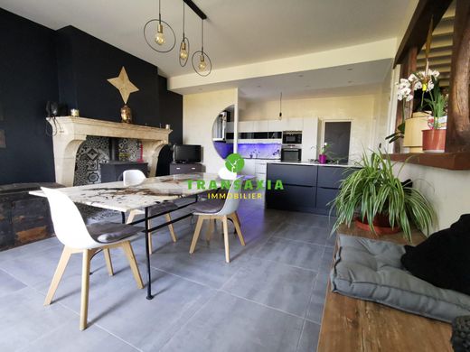 Luxury home in Langon, Gironde