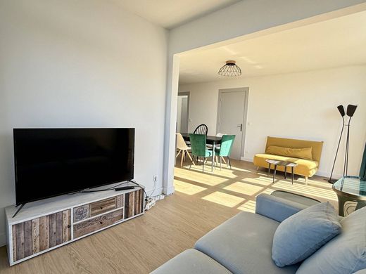 Apartment / Etagenwohnung in Lille, Nord