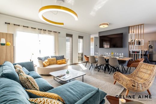 Apartment / Etagenwohnung in Chambéry, Savoy