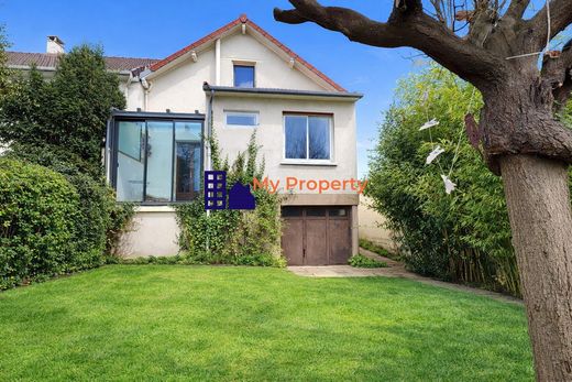Luxus-Haus in Houilles, Yvelines