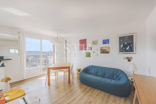 Apartment in Motte-Picquet, Commerce, Necker, Paris