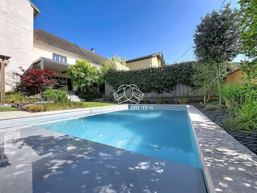 Casa de lujo en Bourgoin-Jallieu, Isere