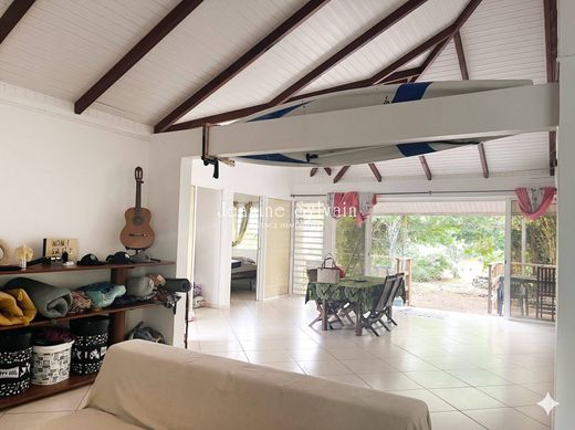 Luxury home in Atiha