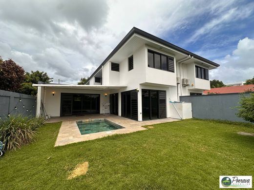 Luxus-Haus in Pirae, Îles du Vent