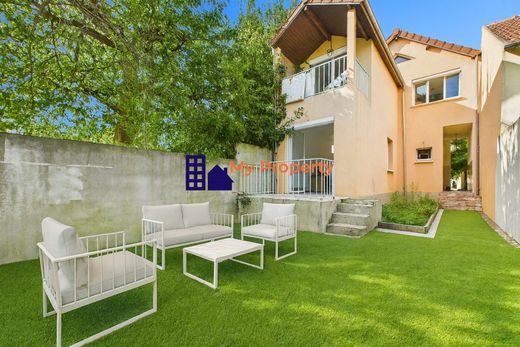 Luxury home in Houilles, Yvelines