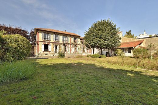 Luxury home in Saint-Maur-des-Fossés, Val-de-Marne