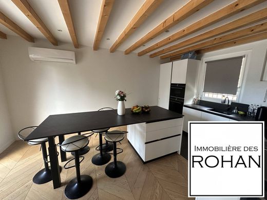 Casa di lusso a Veyrier-du-Lac, Alta Savoia