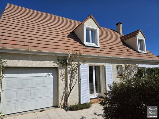 Luxury home in Saint-Rémy-lès-Chevreuse, Yvelines