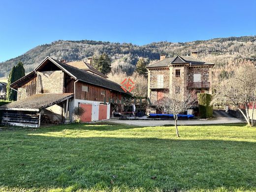 Luxus-Haus in Saint-Pierre d'Allevard, Isère