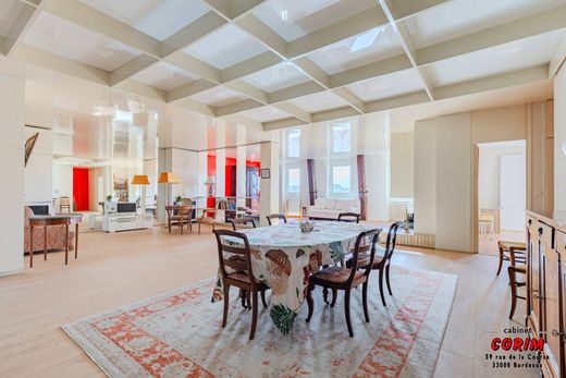 Apartment / Etagenwohnung in Bordeaux, Gironde