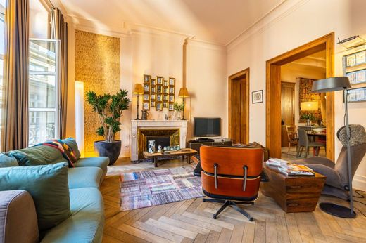 Apartment / Etagenwohnung in Bordeaux, Gironde