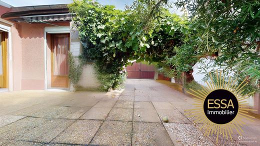 Luxury home in Chaville, Hauts-de-Seine