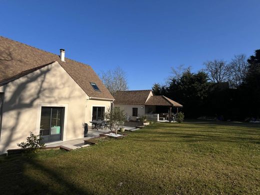 Casa di lusso a Noisy-sur-École, Seine-et-Marne