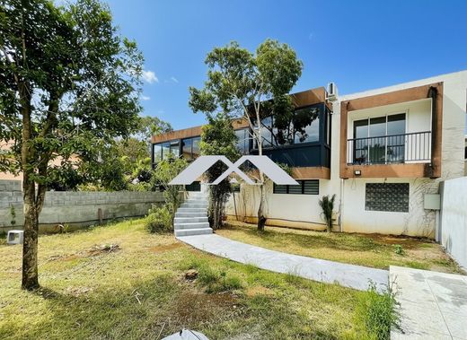 Luxury home in Saint-Pierre, Réunion