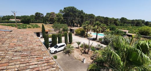 Luxus-Haus in Villemoustaussou, Aude