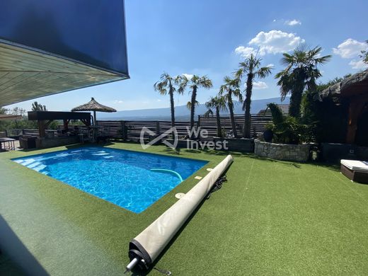 Luxury home in Valserhône, Ain