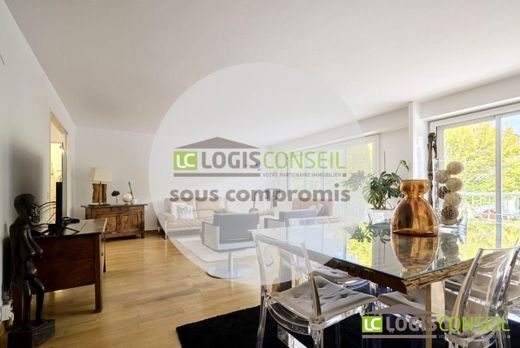 Appartamento a Châtenay-Malabry, Hauts-de-Seine