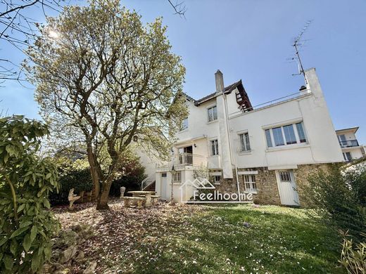 Luxus-Haus in Clamart, Hauts-de-Seine