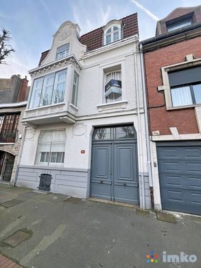 Luxury home in Dunkirk, North