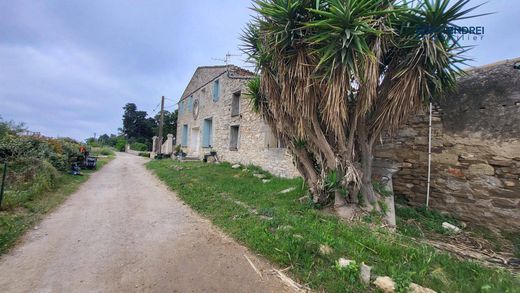 Complexes résidentiels à Saint-Nazaire-de-Pézan, Hérault