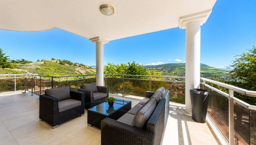 Luxury home in Veyre-Monton, Puy-de-Dôme