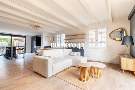 Πολυτελή κατοικία σε Mérignac, Gironde