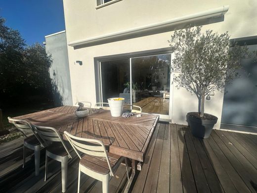 Luxury home in Saint-Jean-de-Cornies, Hérault