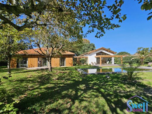 Luxury home in Moliets-et-Maa, Landes