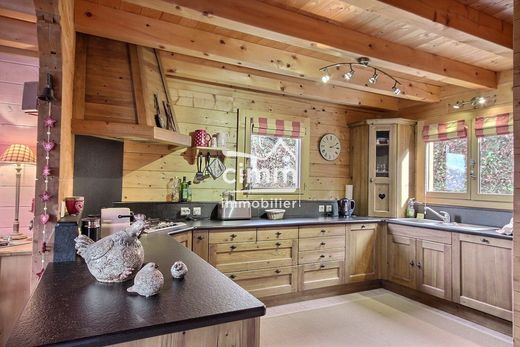 Casa di lusso a Arâches-la-Frasse, Alta Savoia