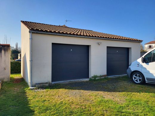 Luxury home in Périgny, Charente-Maritime