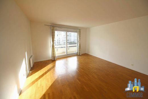 Appartement in Courbevoie, Hauts-de-Seine