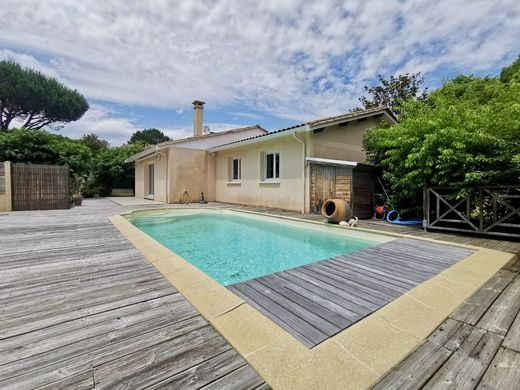 Luxe woning in Martignas-sur-Jalle, Gironde