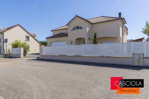 Luxury home in Coin-lès-Cuvry, Moselle