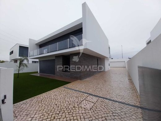 Villa - Entroncamento, Santarém