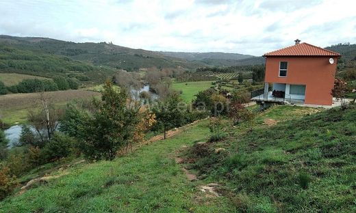 빌라 / Oliveira do Hospital, Distrito de Coimbra