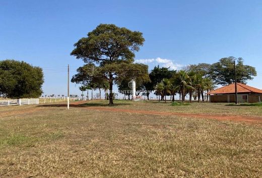 Santa Cruz das Palmeiras, São Pauloの高級住宅