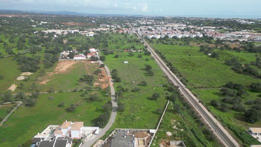 Terreno a Albufeira e Olhos de Água, Albufeira