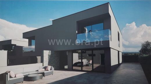 Вилла, Santa Maria da Feira, Distrito de Aveiro