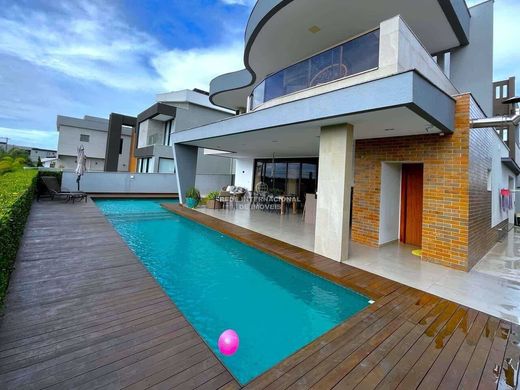 Serra, Espírito Santoのヴィラ