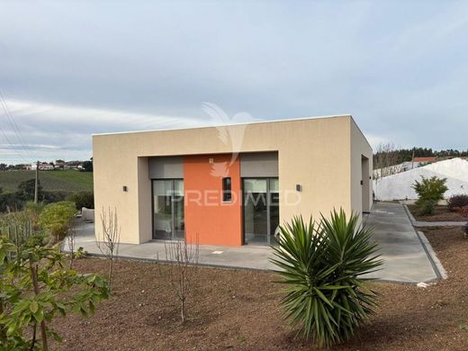 Willa w Caldas da Rainha, Distrito de Leiria