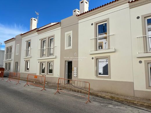 Apartment / Etagenwohnung in Alcácer do Sal, Distrito de Setúbal