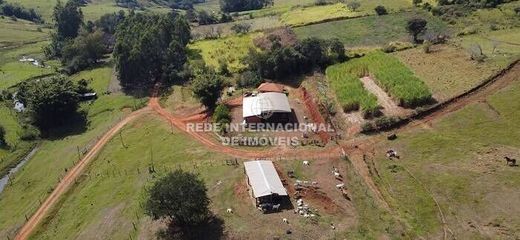 ‏בתי יוקרה ב  Salto do Itararé, Paraná