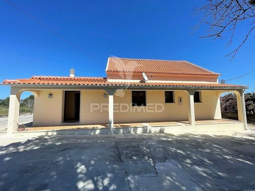 Villa à Caldas da Rainha, Distrito de Leiria