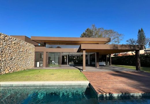 Villa en Araçoiaba da Serra, São Paulo