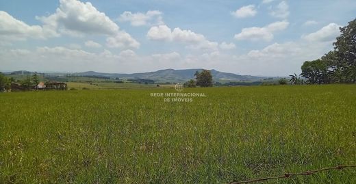 Grond in Barão de Antonina, São Paulo