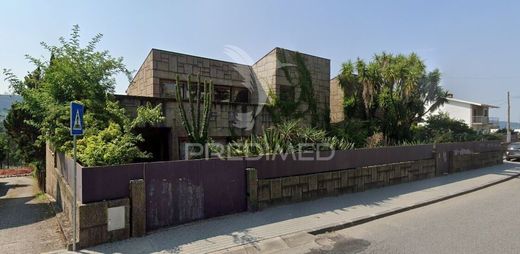 Willa w Guimarães, Distrito de Braga